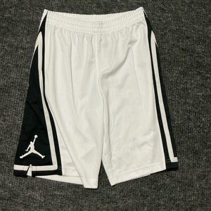 Jordan Kids 13/15 Years Athletic Shorts in White and Black